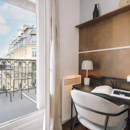Apartment Rivoli - 2 Et Balcon A Louvre / Tuileries Paris